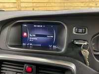 USED 2017 17 VOLVO V40 2.0 T2 Momentum Nav Plus Hatchback 5dr Petrol Manual Euro 6 (s/s) (122 ps) 28,152 MILES ONLY ONE OWNER EXTRAS EXC CONDITION