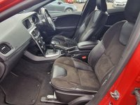 USED 2017 17 VOLVO V40 2.0 D2 R-Design Nav Plus Euro 6 (s/s) 5dr FSHSatNavNewTimingBeltMOT27