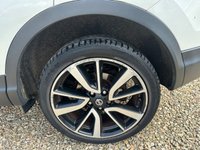 USED 2015 15 NISSAN QASHQAI 1.6 dCi Tekna SUV 5dr Diesel Manual 4WD Euro 5 (s/s) (130 ps) GREAT SERVICE HISTORY WITH THIS CAR