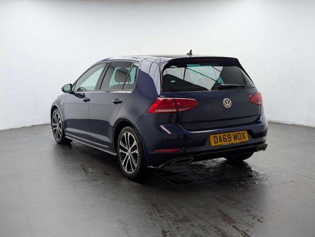 USED 2020 69 VOLKSWAGEN GOLF 2.0 Golf R-Line Edition TDI Semi-Auto 5dr CLICK & COLLECT/ HOME DELIVERY
