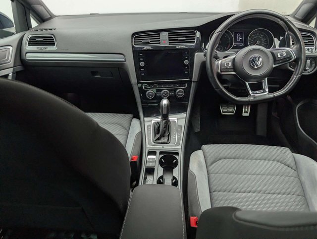 USED 2020 69 VOLKSWAGEN GOLF 2.0 Golf R-Line Edition TDI Semi-Auto 5dr CLICK & COLLECT/ HOME DELIVERY