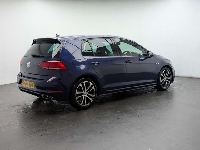 USED 2020 69 VOLKSWAGEN GOLF 2.0 Golf R-Line Edition TDI Semi-Auto 5dr CLICK & COLLECT/ HOME DELIVERY