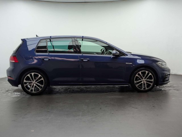 USED 2020 69 VOLKSWAGEN GOLF 2.0 Golf R-Line Edition TDI Semi-Auto 5dr CLICK & COLLECT/ HOME DELIVERY