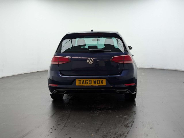 USED 2020 69 VOLKSWAGEN GOLF 2.0 Golf R-Line Edition TDI Semi-Auto 5dr CLICK & COLLECT/ HOME DELIVERY