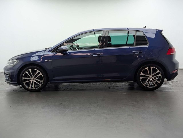 USED 2020 69 VOLKSWAGEN GOLF 2.0 Golf R-Line Edition TDI Semi-Auto 5dr CLICK & COLLECT/ HOME DELIVERY
