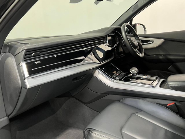 View our AUDI Q7