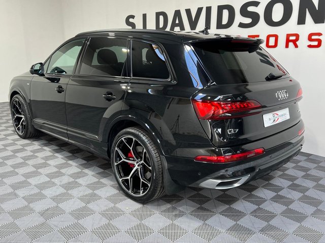 View our AUDI Q7