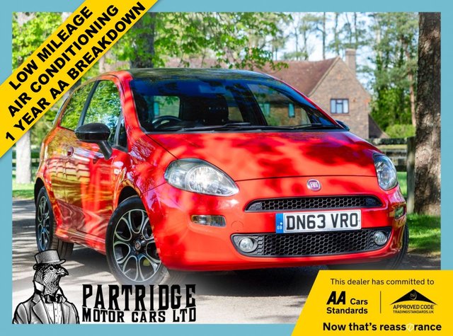 View our Fiat Punto 1.4 Sporting Hatchback 3dr Petrol Manual Euro 5 (s/s) (77 bhp)