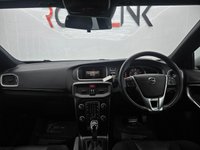 USED 2018 68 VOLVO V40 1.5 T2 GPF R-Design Nav Plus Hatchback 5dr Petrol Auto Euro 6 (s/s) (122 ps) 17in Alloy Wheels | Digital Driver Display | LED Headlights | Rear Camera & Park Assist | Sensus Navigation
