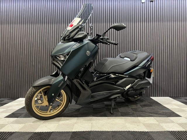 View our YAMAHA XMAX 125