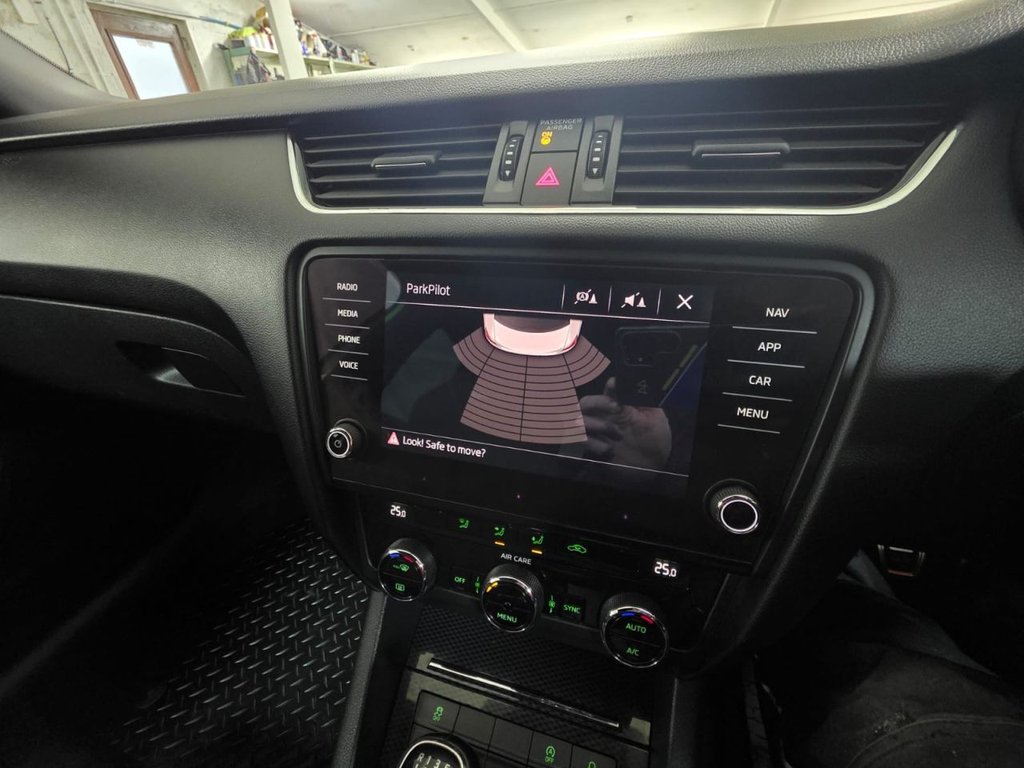 USED 2017 67 SKODA OCTAVIA 2.0 TDI vRS Hatchback 5dr Diesel Manual Euro 6 (s/s) (184 ps) SatNav - Parking Sensors!