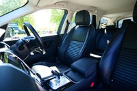 USED 2021 21 LAND ROVER DISCOVERY SPORT 2.0 D165 MHEV S SUV 5dr Diesel Auto 4WD Euro 6 (s/s) (163 ps) SANTORINI BLACK METALLIC PAINTWORK + SURROUND CAMERA + APPLE CARPLAY