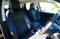 USED 2021 21 LAND ROVER DISCOVERY SPORT 2.0 D165 MHEV S SUV 5dr Diesel Auto 4WD Euro 6 (s/s) (163 ps) SANTORINI BLACK METALLIC PAINTWORK + SURROUND CAMERA + APPLE CARPLAY