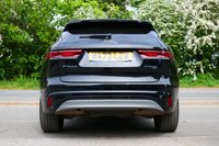 USED 2022 72 JAGUAR F-PACE 2.0 P400e 17.1kWh R-Dynamic S SUV 5dr Petrol Plug-in Hybrid Auto AWD Euro 6 (s/s) (404 ps) SANTORINI BLACK METALLIC PAINTWORK + REAR CAMERA + HEATED SEATS + CARPLAY