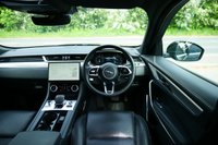 USED 2022 72 JAGUAR F-PACE 2.0 P400e 17.1kWh R-Dynamic S SUV 5dr Petrol Plug-in Hybrid Auto AWD Euro 6 (s/s) (404 ps) SANTORINI BLACK METALLIC PAINTWORK + REAR CAMERA + HEATED SEATS + CARPLAY