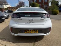 USED 2020 20 HYUNDAI IONIQ 1.6 h-GDi Premium Hatchback 5dr Petrol Hybrid DCT Euro 6 (s/s) (141 ps) WIRELESS PHONE CHARGING PAD