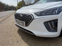 USED 2020 20 HYUNDAI IONIQ 1.6 h-GDi Premium Hatchback 5dr Petrol Hybrid DCT Euro 6 (s/s) (141 ps) WIRELESS PHONE CHARGING PAD