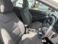 USED 2020 20 HYUNDAI IONIQ 1.6 h-GDi Premium Hatchback 5dr Petrol Hybrid DCT Euro 6 (s/s) (141 ps) WIRELESS PHONE CHARGING PAD