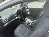 USED 2020 20 HYUNDAI IONIQ 1.6 h-GDi Premium Hatchback 5dr Petrol Hybrid DCT Euro 6 (s/s) (141 ps) WIRELESS PHONE CHARGING PAD