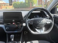 USED 2020 20 HYUNDAI IONIQ 1.6 h-GDi Premium Hatchback 5dr Petrol Hybrid DCT Euro 6 (s/s) (141 ps) WIRELESS PHONE CHARGING PAD