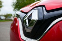 USED 2021 71 RENAULT ZOE R110 EV50 52kWh Iconic Hatchback 5dr Electric Auto (Rapid Charge) (107 bhp) FLAME RED METALLIC PAINTWORK + ANDROID AUTO + VIRTUAL DASH + DAB