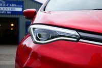 USED 2021 71 RENAULT ZOE R110 EV50 52kWh Iconic Hatchback 5dr Electric Auto (Rapid Charge) (107 bhp) FLAME RED METALLIC PAINTWORK + ANDROID AUTO + VIRTUAL DASH + DAB