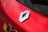 USED 2021 71 RENAULT ZOE R110 EV50 52kWh Iconic Hatchback 5dr Electric Auto (Rapid Charge) (107 bhp) FLAME RED METALLIC PAINTWORK + ANDROID AUTO + VIRTUAL DASH + DAB