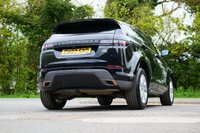 USED 2022 22 LAND ROVER RANGE ROVER EVOQUE 2.0 D165 R-Dynamic S SUV 5dr Diesel Manual FWD Euro 6 (s/s) (163 ps) SANTORINI BLACK METALLIC PAINTWORK + REVERSE CAMERA + APPLE CARPLAY
