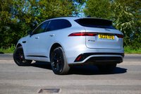 USED 2022 22 JAGUAR F-PACE 2.0 D200 MHEV R-Dynamic Black SUV 5dr Diesel Auto AWD Euro 6 (s/s) (204 ps) HABUKA SILVER METALLIC PAINTWORK + SUNROOF + WINTER PACK + BLACK PACK