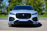 USED 2022 22 JAGUAR F-PACE 2.0 D200 MHEV R-Dynamic Black SUV 5dr Diesel Auto AWD Euro 6 (s/s) (204 ps) HABUKA SILVER METALLIC PAINTWORK + SUNROOF + WINTER PACK + BLACK PACK