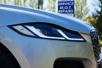 USED 2022 22 JAGUAR F-PACE 2.0 D200 MHEV R-Dynamic Black SUV 5dr Diesel Auto AWD Euro 6 (s/s) (204 ps) HABUKA SILVER METALLIC PAINTWORK + SUNROOF + WINTER PACK + BLACK PACK