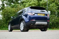 USED 2019 68 LAND ROVER DISCOVERY SPORT 2.0 SD4 HSE Luxury SUV 5dr Diesel Auto 4WD Euro 6 (s/s) (240 ps) DARK SAPPHIRE METALLIC PAINTWORK + SUNROOF + COOLED SEATS + WINTER PACK