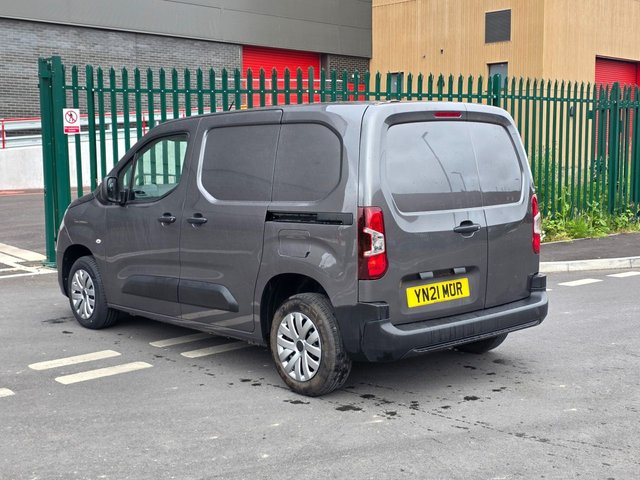 View our TOYOTA PROACE CITY