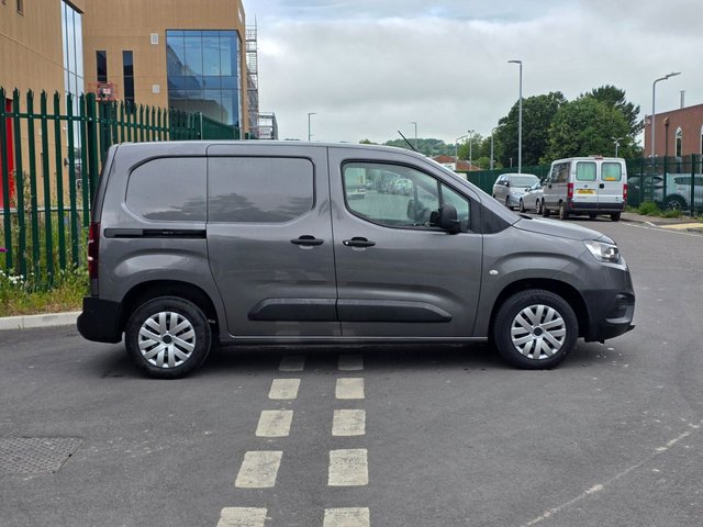 View our TOYOTA PROACE CITY