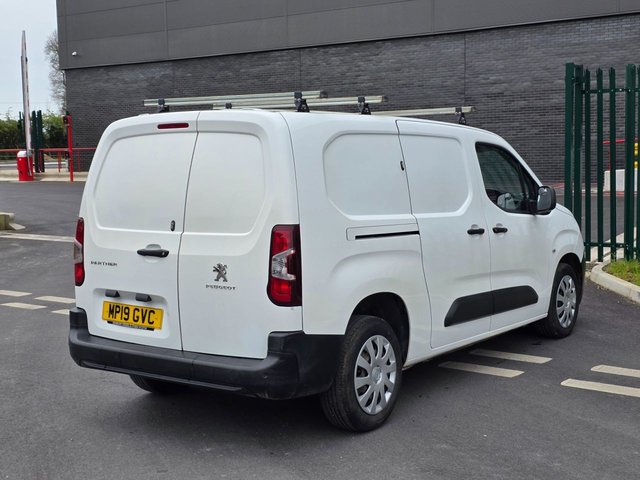 View our PEUGEOT PARTNER