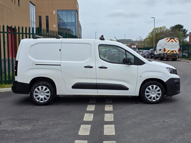 View our PEUGEOT PARTNER