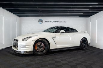 2012 NISSAN GT-R