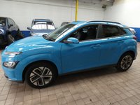 USED 2023 23 HYUNDAI KONA 64kWh Premium SUV 5dr Electric Auto (10.5kW Charger) (204 ps) SAT NAV CARPLAY HEATED SEATS HEATED STEERING WHEEL REAR VIEW CAMERA CRUISE CONTROL PARKING SENSORS 1 OWNER EXCELLENT SERVICE HISTORY WARRANTY