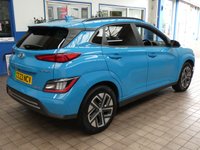 USED 2023 23 HYUNDAI KONA 64kWh Premium SUV 5dr Electric Auto (10.5kW Charger) (204 ps) SAT NAV CARPLAY HEATED SEATS HEATED STEERING WHEEL REAR VIEW CAMERA CRUISE CONTROL PARKING SENSORS 1 OWNER EXCELLENT SERVICE HISTORY WARRANTY