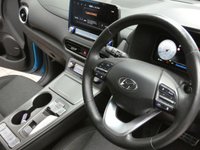 USED 2023 23 HYUNDAI KONA 64kWh Premium SUV 5dr Electric Auto (10.5kW Charger) (204 ps) SAT NAV CARPLAY HEATED SEATS HEATED STEERING WHEEL REAR VIEW CAMERA CRUISE CONTROL PARKING SENSORS 1 OWNER EXCELLENT SERVICE HISTORY WARRANTY