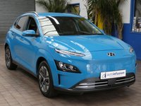 USED 2023 23 HYUNDAI KONA 64kWh Premium SUV 5dr Electric Auto (10.5kW Charger) (204 ps) SAT NAV CARPLAY HEATED SEATS HEATED STEERING WHEEL REAR VIEW CAMERA CRUISE CONTROL PARKING SENSORS 1 OWNER EXCELLENT SERVICE HISTORY WARRANTY