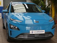 USED 2023 23 HYUNDAI KONA 64kWh Premium SUV 5dr Electric Auto (10.5kW Charger) (204 ps) SAT NAV CARPLAY HEATED SEATS HEATED STEERING WHEEL REAR VIEW CAMERA CRUISE CONTROL PARKING SENSORS 1 OWNER EXCELLENT SERVICE HISTORY WARRANTY