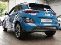 USED 2023 23 HYUNDAI KONA 64kWh Premium SUV 5dr Electric Auto (10.5kW Charger) (204 ps) SAT NAV CARPLAY HEATED SEATS HEATED STEERING WHEEL REAR VIEW CAMERA CRUISE CONTROL PARKING SENSORS 1 OWNER EXCELLENT SERVICE HISTORY WARRANTY