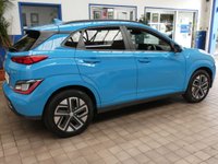 USED 2023 23 HYUNDAI KONA 64kWh Premium SUV 5dr Electric Auto (10.5kW Charger) (204 ps) SAT NAV CARPLAY HEATED SEATS HEATED STEERING WHEEL REAR VIEW CAMERA CRUISE CONTROL PARKING SENSORS 1 OWNER EXCELLENT SERVICE HISTORY WARRANTY