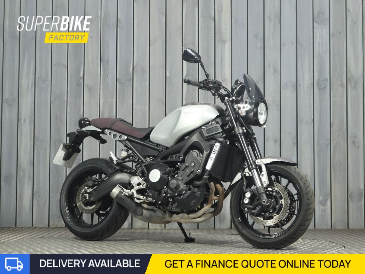 YAMAHA XSR900XSR900