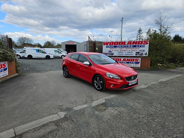 View our VOLVO V40