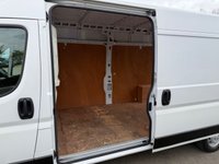 USED 2022 22 PEUGEOT BOXER 2.2 BlueHDi 335 Professional Panel Van 5dr Diesel Manual L3 H2 Euro 6 (s/s) (140 ps) 1 OWNER FULL PEUGEOT SERVICE HISTORY SAT NAV AIR CON 44K COMES WITH 1 YEARS MOT AND SERVICE