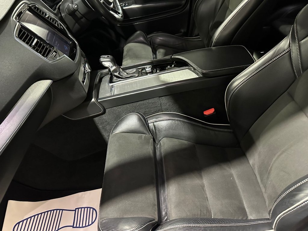 USED 2018 18 VOLVO XC90 2.0 D5 PowerPulse R-Design SUV 5dr Diesel Auto 4WD Euro 6 (s/s) (235 ps) 
