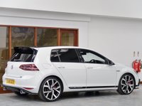USED 2016 66 VOLKSWAGEN GOLF 2.0 TSI BlueMotion Tech GTI Clubsport 40 DSG Euro 6 (s/s) 5dr BUCKET SEATS + DISCOVER NAV