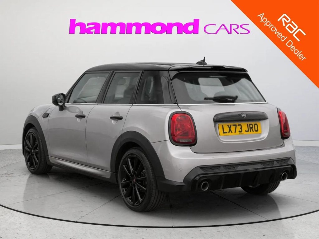 2023 MINI Hatch — image 3
